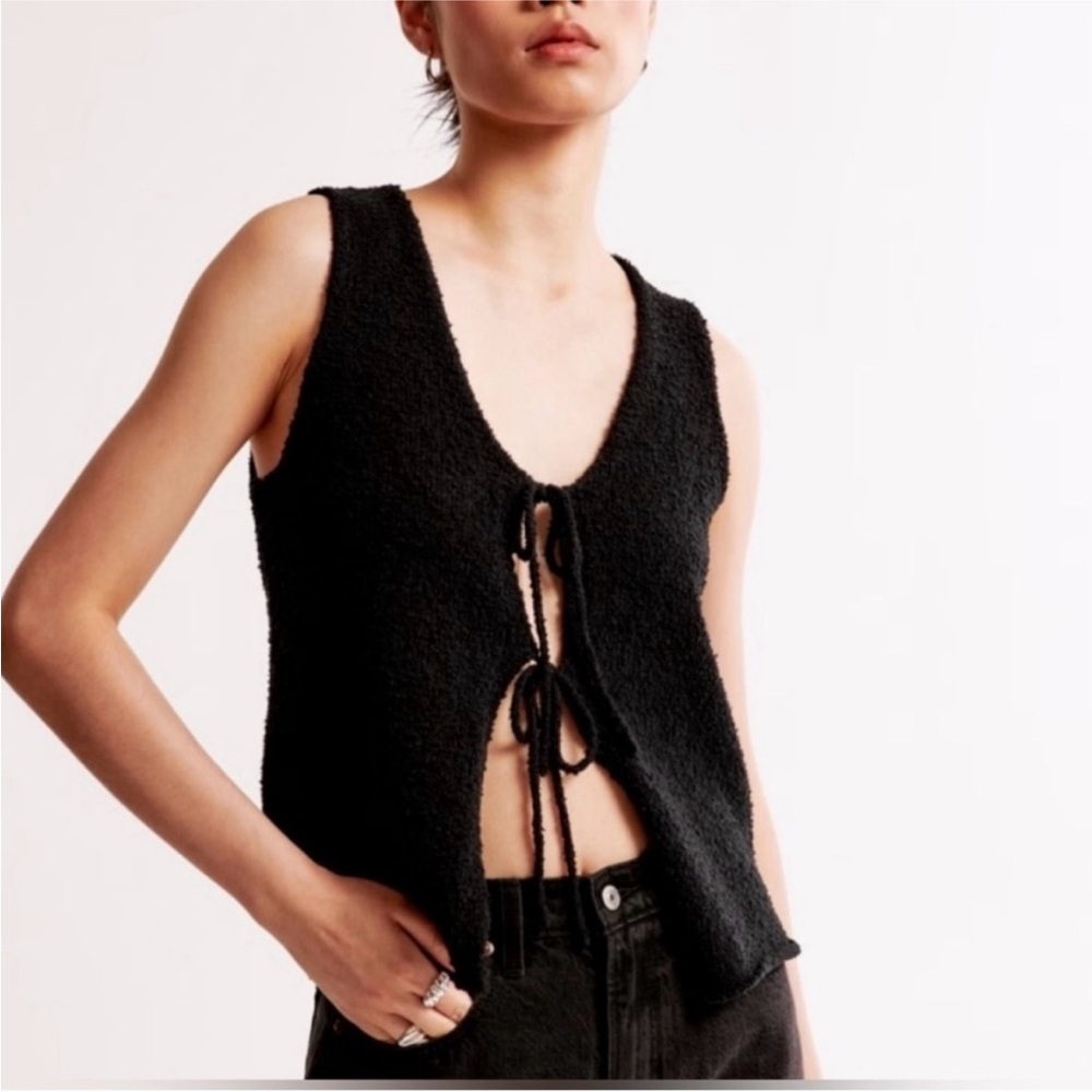 Abercrombie & Fitch Black Tie-Front Sleeveless Tank Top